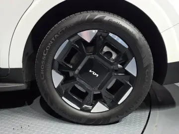 2025 Kia Carnival с пробегом 13 182 км