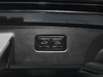 2024 Kia Carnival с пробегом 57 483 км