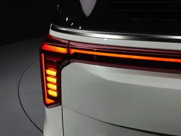 2025 Kia Carnival с пробегом 13 182 км