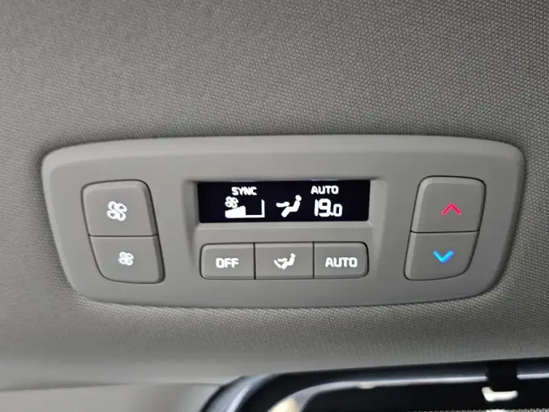 2024 Kia Carnival с пробегом 57 483 км