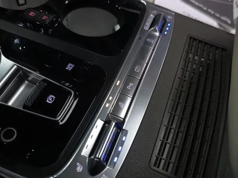 2025 Kia Carnival с пробегом 13 182 км