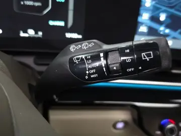 2025 Kia Carnival с пробегом 13 182 км