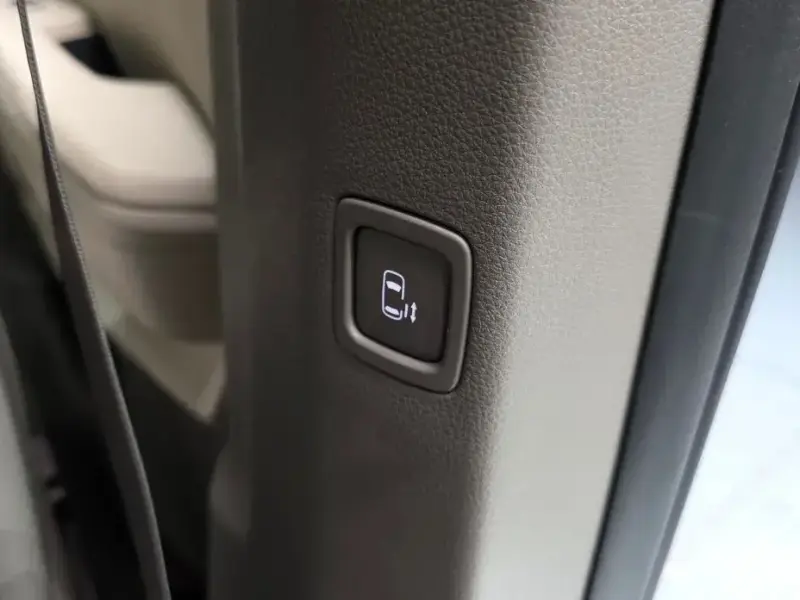 2025 Kia Carnival с пробегом 13 182 км