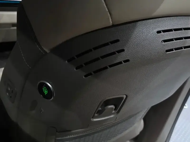 2025 Kia Carnival с пробегом 13 182 км