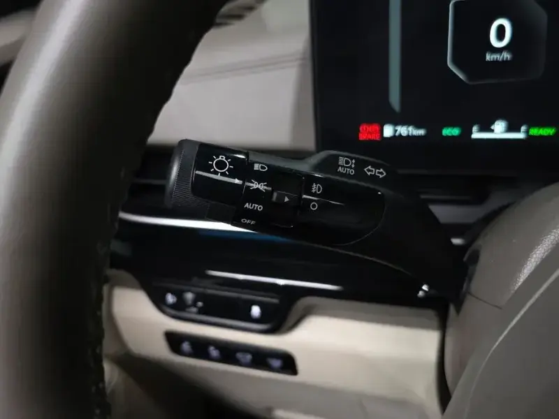 2025 Kia Carnival с пробегом 13 182 км