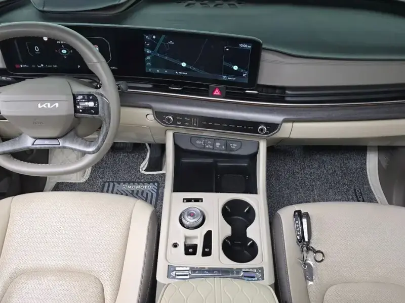 2025 Kia Carnival с пробегом 4 547 км
