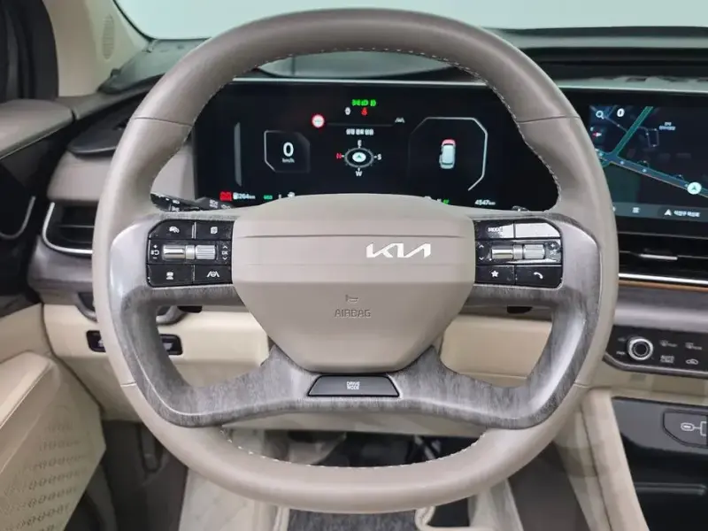 2025 Kia Carnival с пробегом 4 547 км