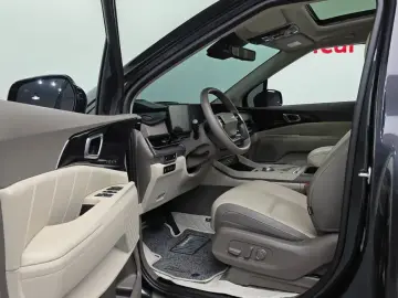 2025 Kia Carnival с пробегом 4 547 км