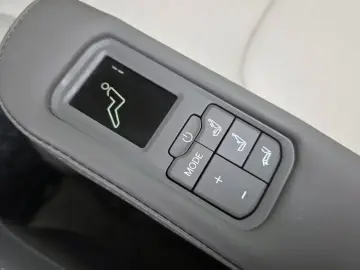 2025 Kia Carnival с пробегом 4 547 км