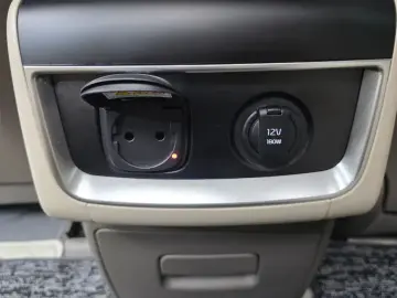 2025 Kia Carnival с пробегом 4 547 км