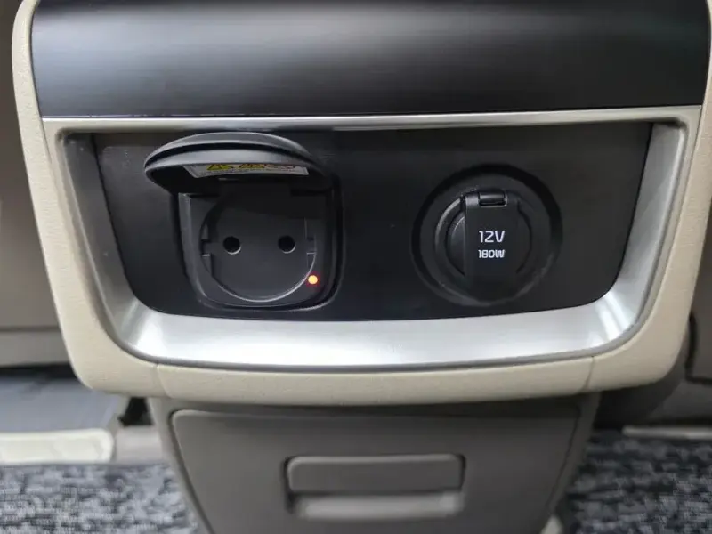 2025 Kia Carnival с пробегом 4 547 км