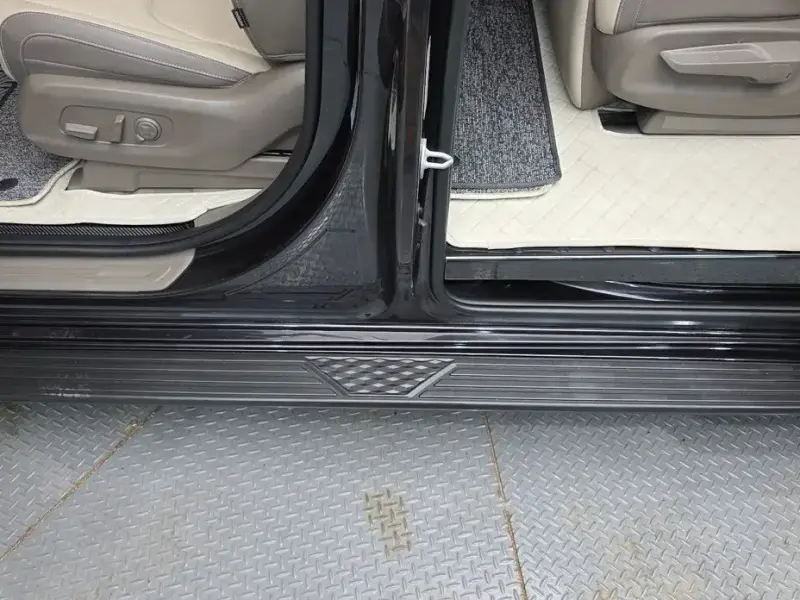 2025 Kia Carnival с пробегом 4 547 км