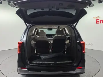 2025 Kia Carnival с пробегом 4 547 км