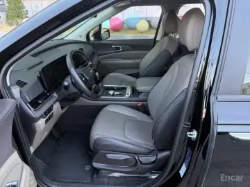 2025 Kia Carnival с пробегом 15 400 км