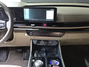 2024 Kia Carnival с пробегом 12 486 км