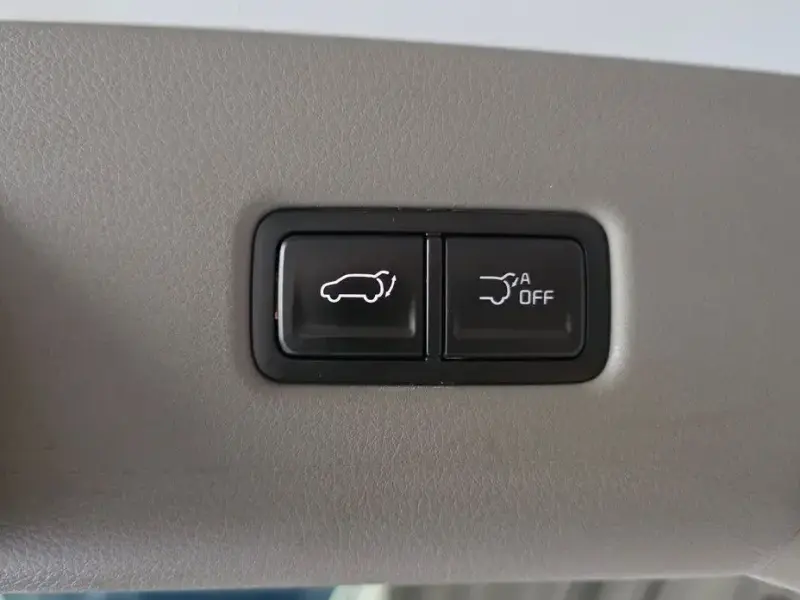 2024 Kia Carnival с пробегом 12 486 км