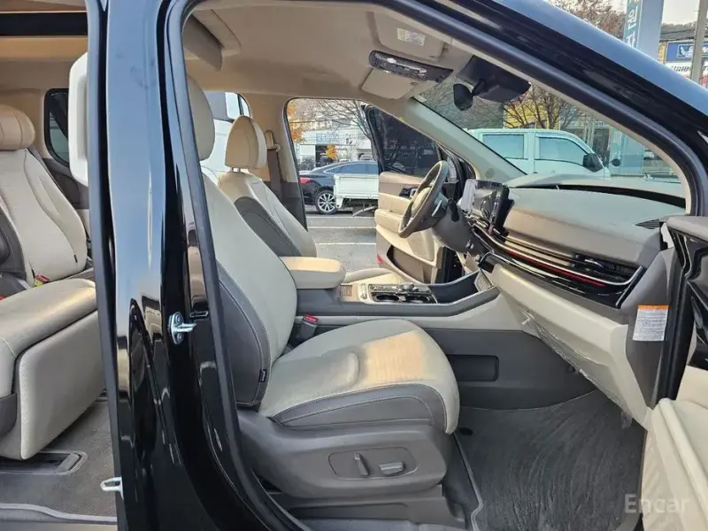 2024 Kia Carnival с пробегом 34 000 км