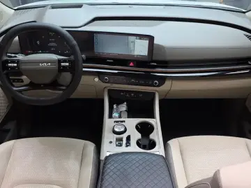 2025 Kia Carnival с пробегом 11 569 км