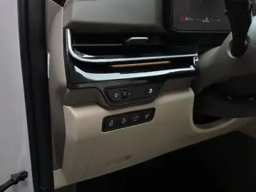 2025 Kia Carnival с пробегом 11 569 км