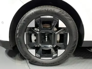 2025 Kia Carnival с пробегом 11 589 км