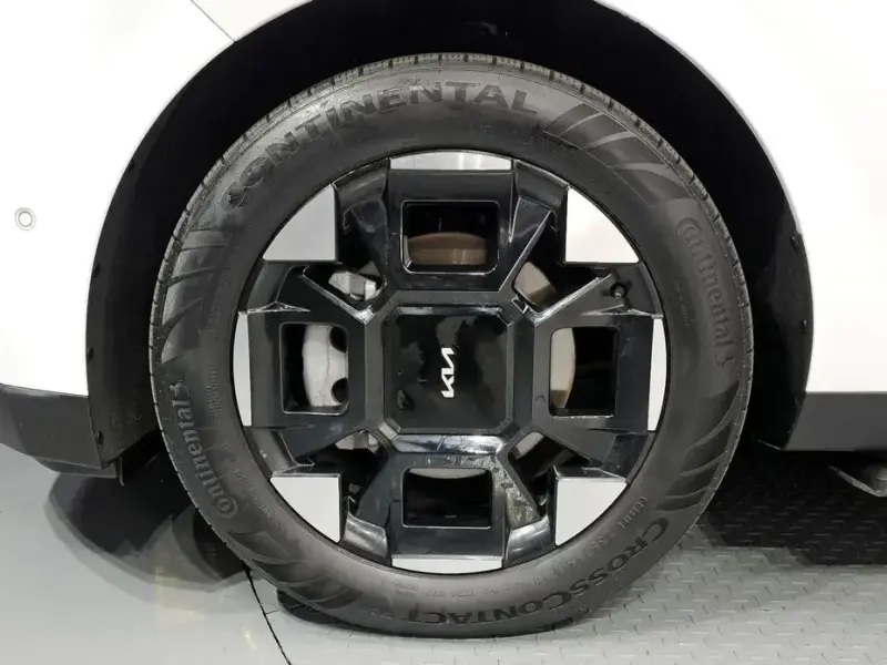 2025 Kia Carnival с пробегом 11 589 км