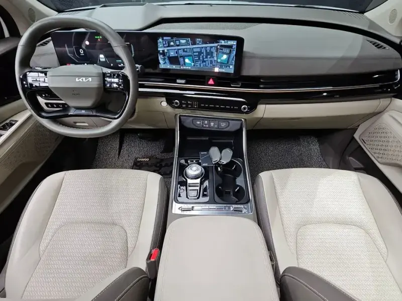 2025 Kia Carnival с пробегом 11 589 км