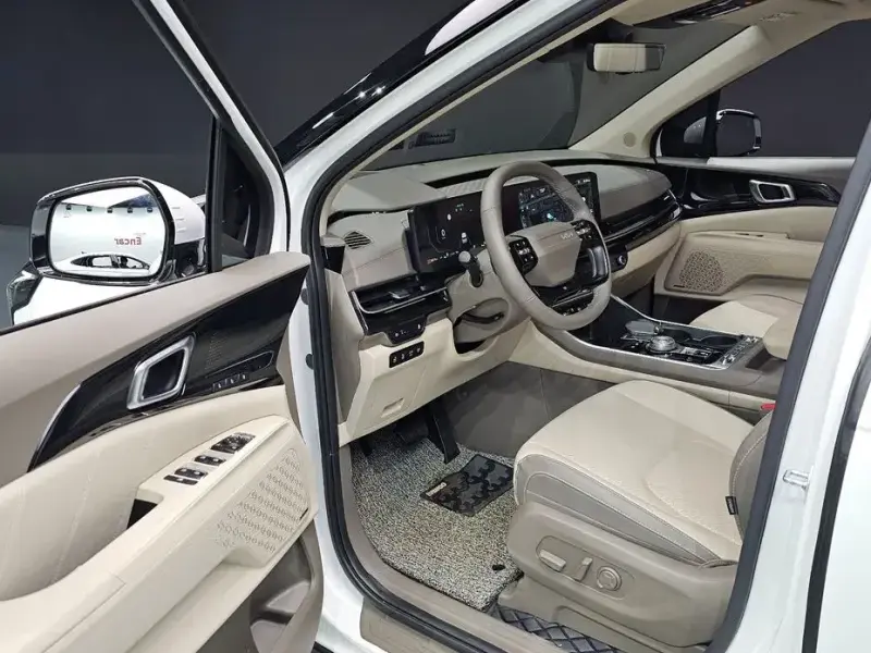 2025 Kia Carnival с пробегом 11 589 км