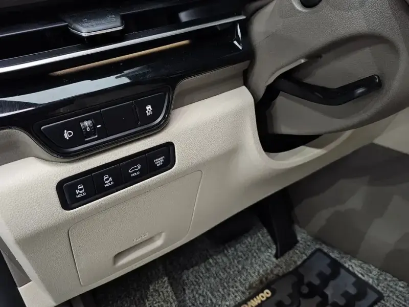 2025 Kia Carnival с пробегом 11 589 км