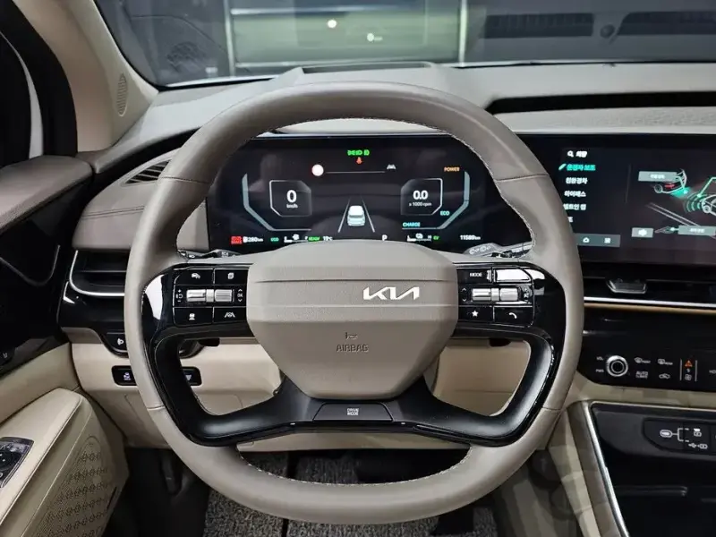 2025 Kia Carnival с пробегом 11 589 км