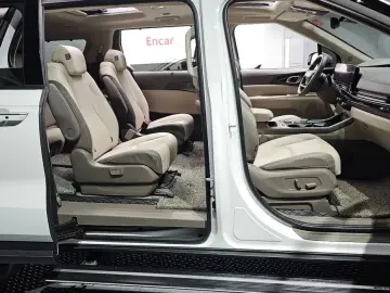 2025 Kia Carnival с пробегом 11 589 км