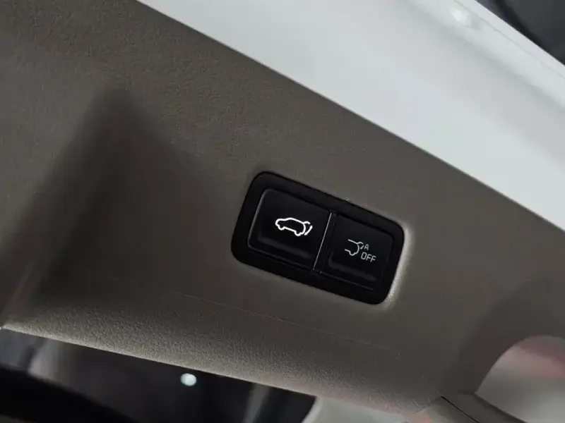2025 Kia Carnival с пробегом 11 589 км