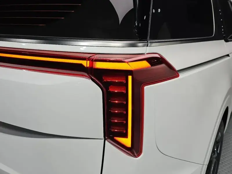 2025 Kia Carnival с пробегом 11 589 км
