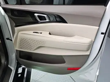 2025 Kia Carnival с пробегом 11 589 км