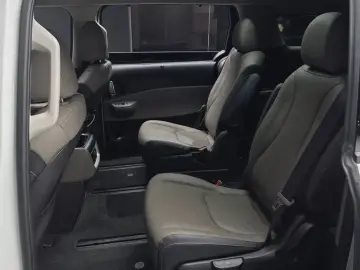 2024 Kia Carnival с пробегом 19 564 км