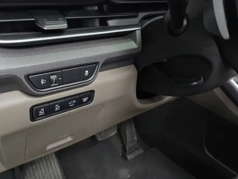 2024 Kia Carnival с пробегом 19 564 км