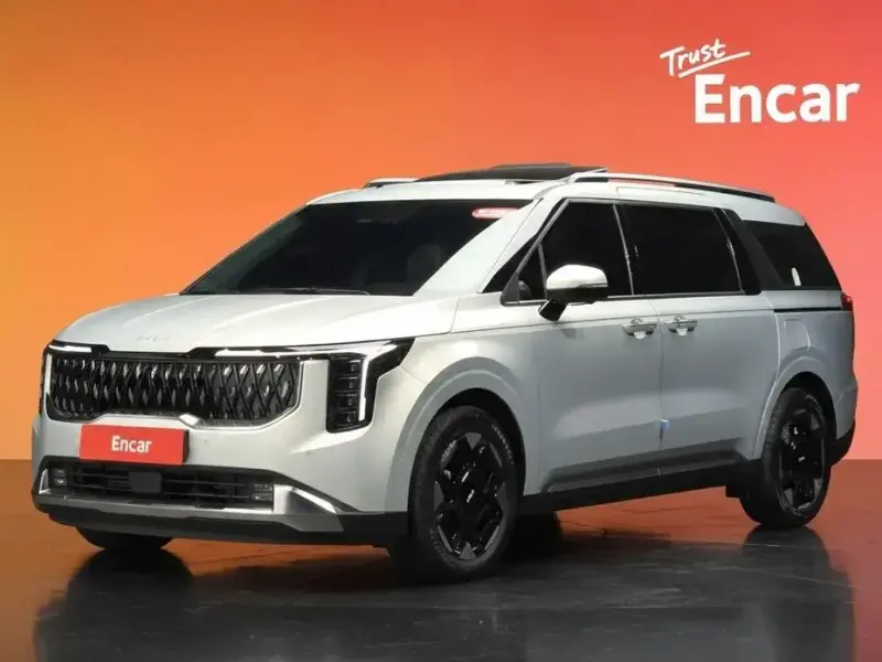 2024 Kia Carnival с пробегом 25 651 км