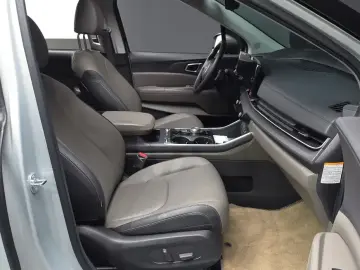2024 Kia Carnival с пробегом 25 651 км