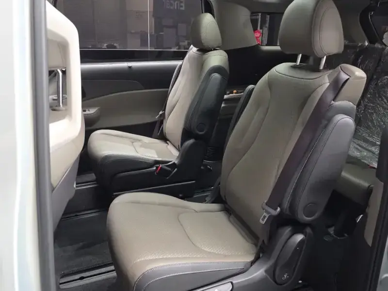 2024 Kia Carnival с пробегом 25 651 км
