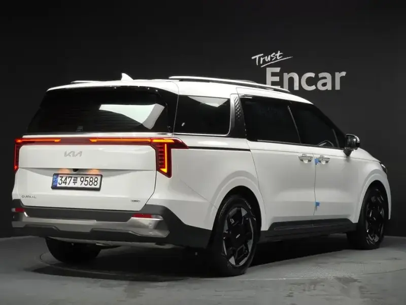 2024 Kia Carnival с пробегом 22 103 км