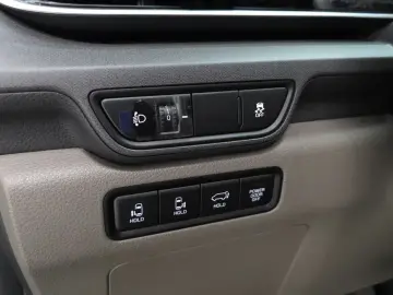 2024 Kia Carnival с пробегом 25 651 км