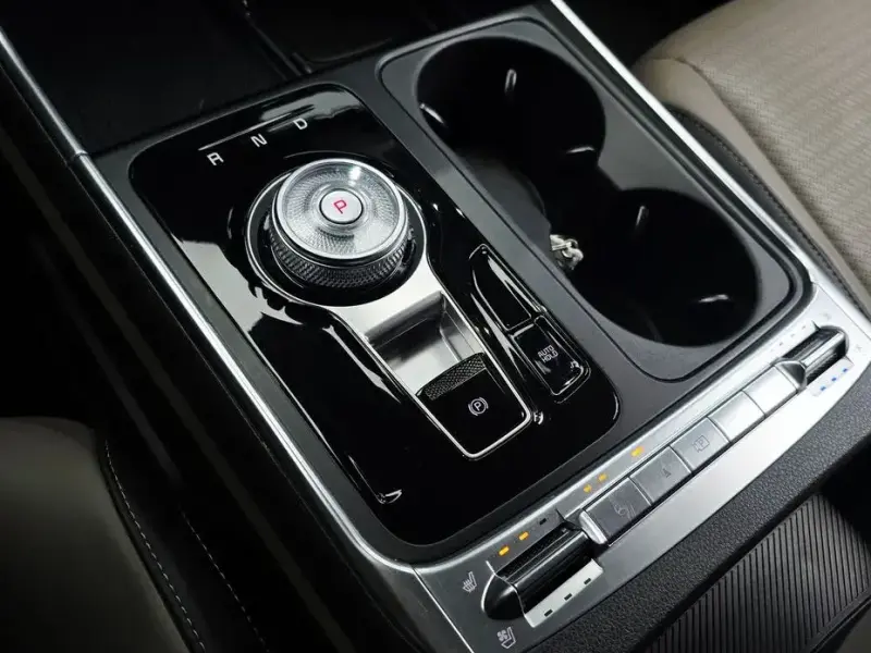 2025 Kia Carnival с пробегом 12 051 км