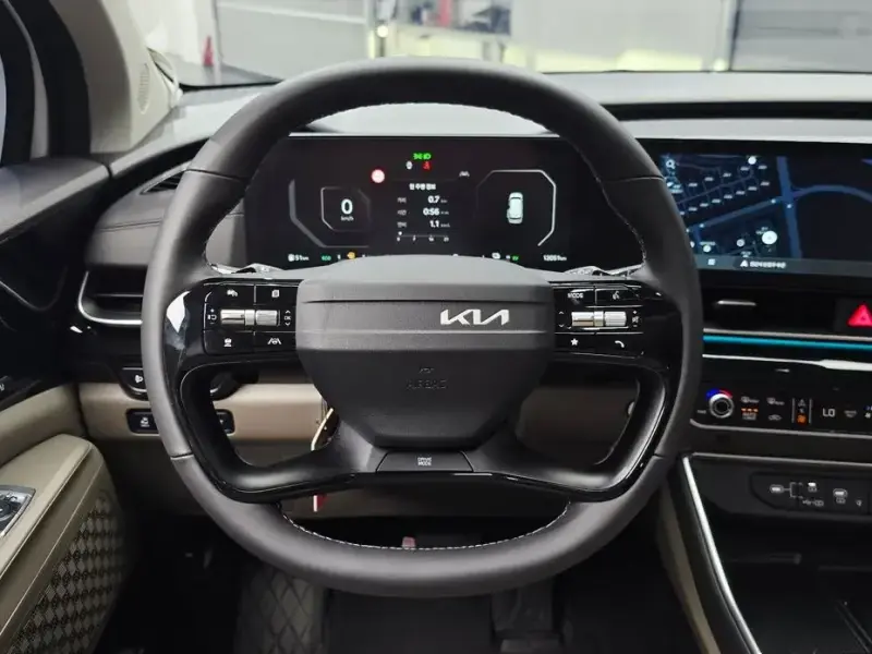 2025 Kia Carnival с пробегом 12 051 км