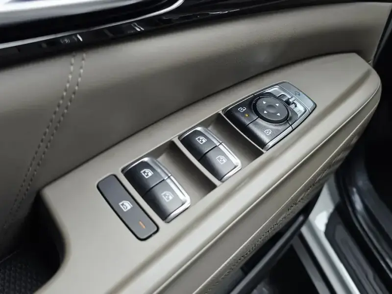 2025 Kia Carnival с пробегом 12 051 км