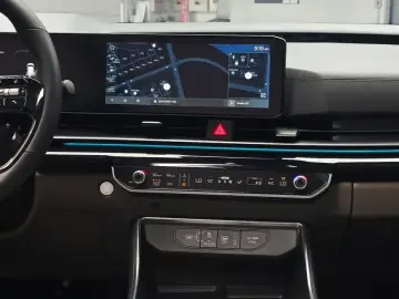 2025 Kia Carnival с пробегом 12 051 км