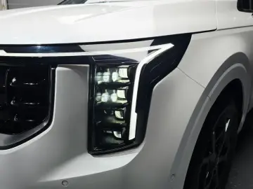 2025 Kia Carnival с пробегом 12 051 км