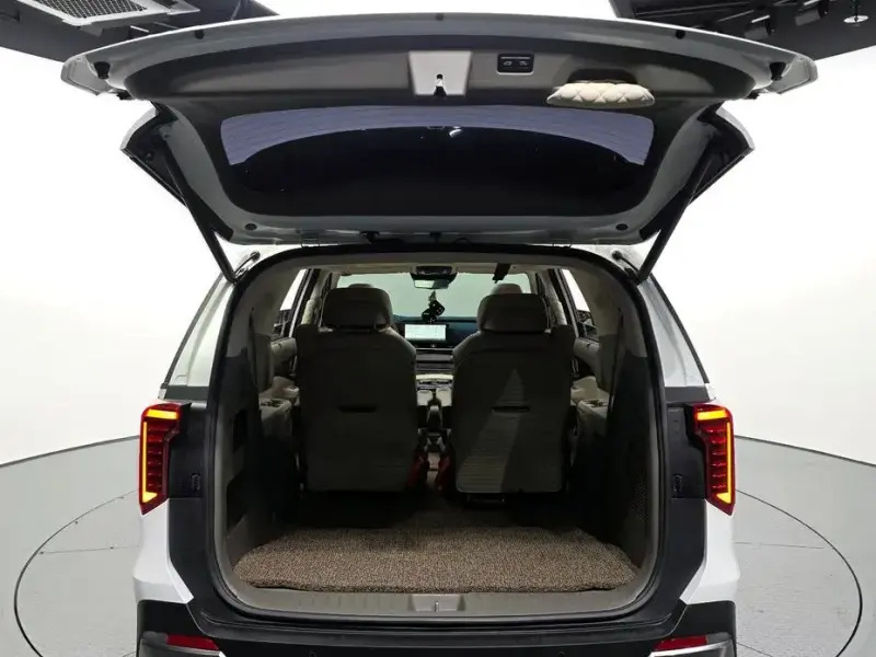 2024 Kia Carnival с пробегом 20 744 км