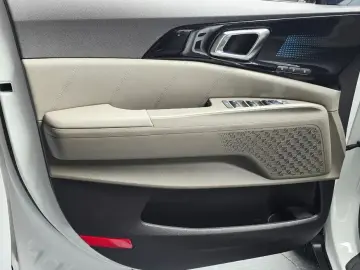 2025 Kia Carnival с пробегом 12 051 км