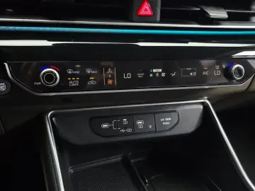 2025 Kia Carnival с пробегом 12 051 км
