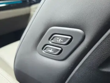 2025 Kia Carnival с пробегом 12 051 км