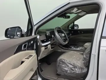 2026 Kia Carnival с пробегом 237 км